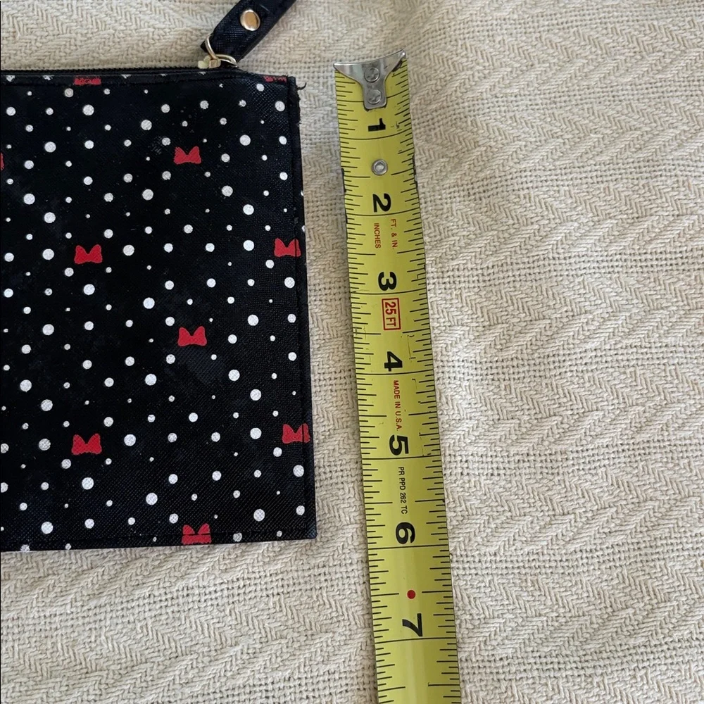 Disney Minnie Mouse Polka Dot Clutch Wristlet Wallet Purse
